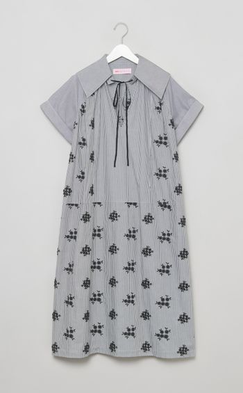 フラワー刺繍ビッグカラーワンピース