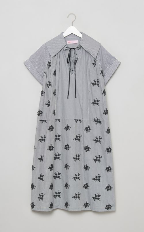 フラワー刺繍ビッグカラーワンピース