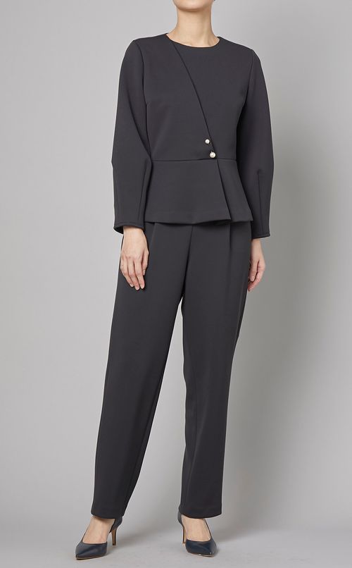 ストレッチテーパードパンツ