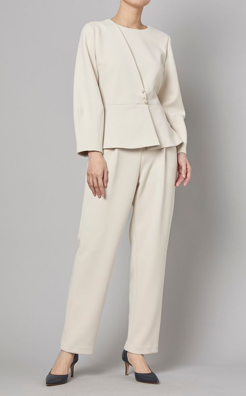 ストレッチテーパードパンツ