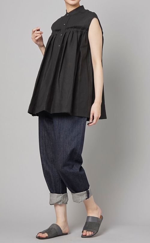 リネンピンタックスリーブレスシャツ