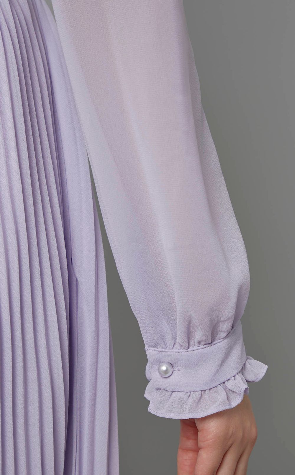 ボウタイプリーツミディワンピース