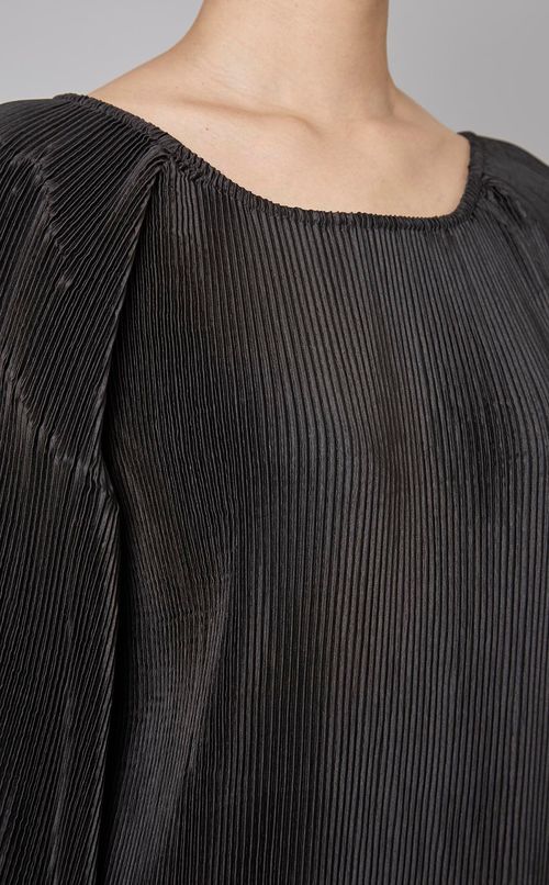 プリーツワイドスリーブマキシワンピース