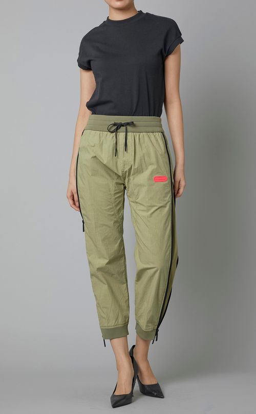 ナイロンジョガーパンツ