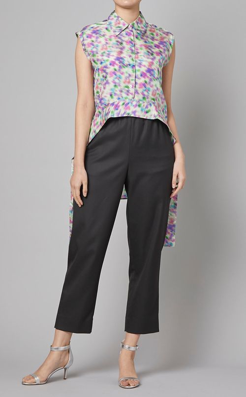 ラウンドヘムノースリーブブラウス