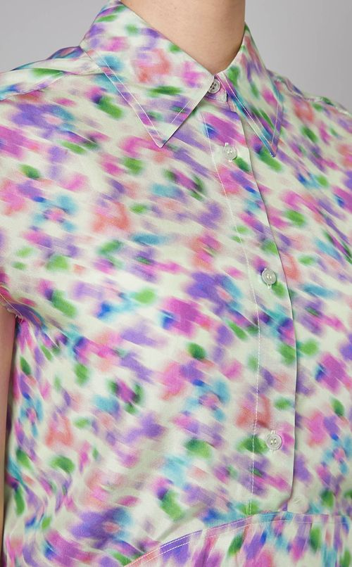 ラウンドヘムノースリーブブラウス