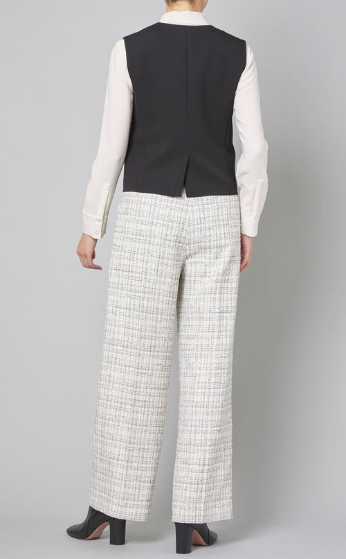 ノーカラーショートベスト