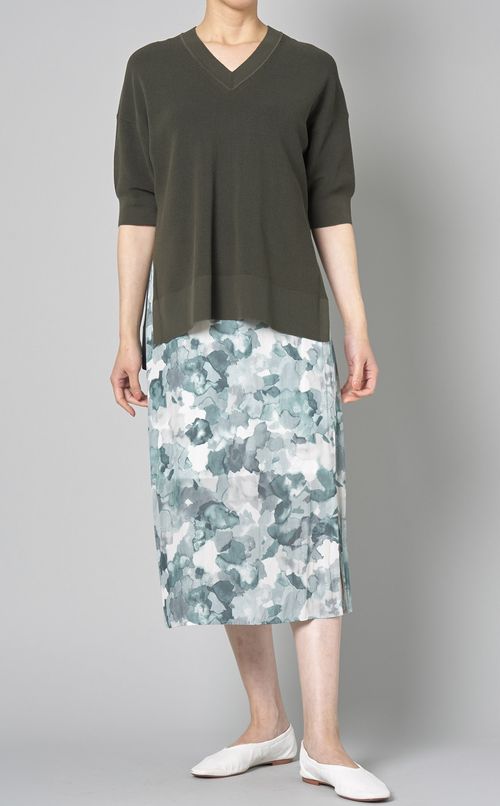 ボタニカルプリントスカート