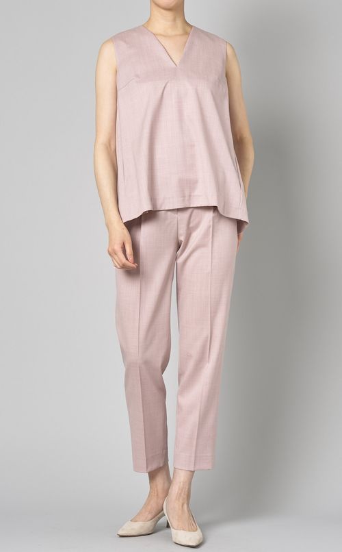 Vネックバックタックブラウス