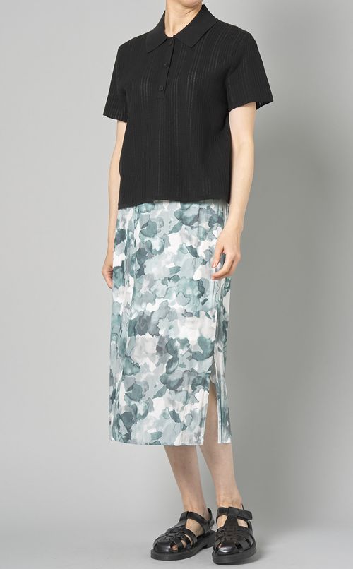 ボタニカルプリントスカート