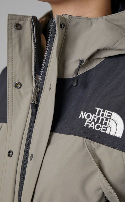 マウンテンライトジャケット