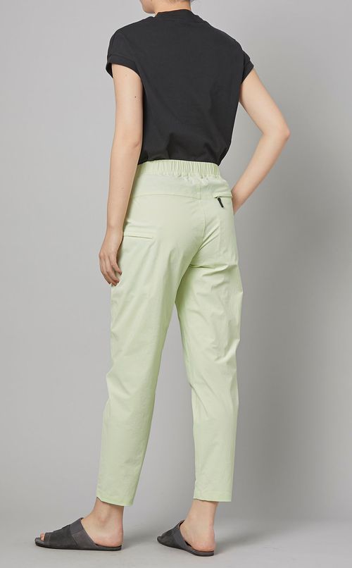 テーパードトレッキングパンツ