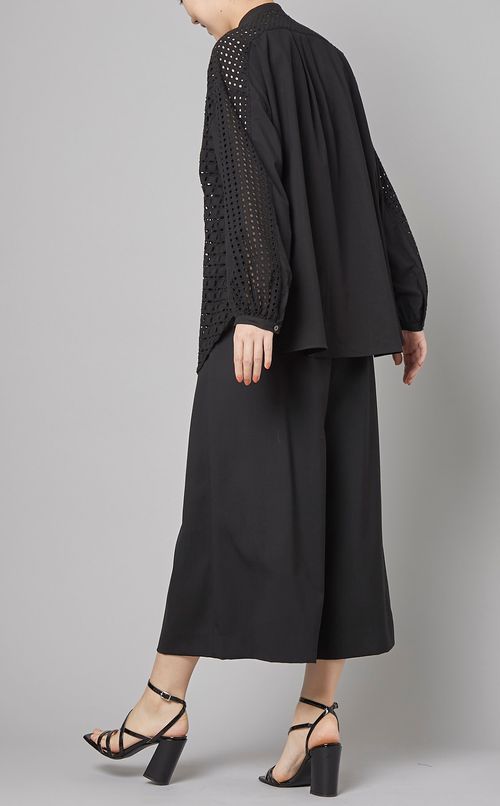 スクエアレースブラウス