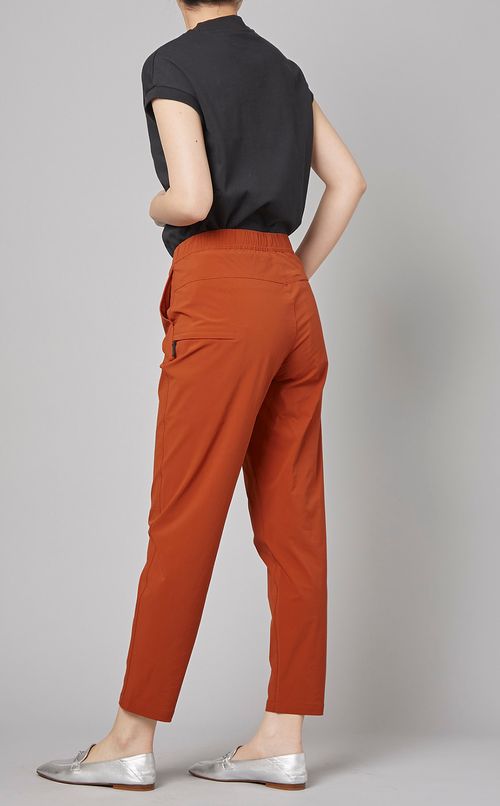 テーパードトレッキングパンツ