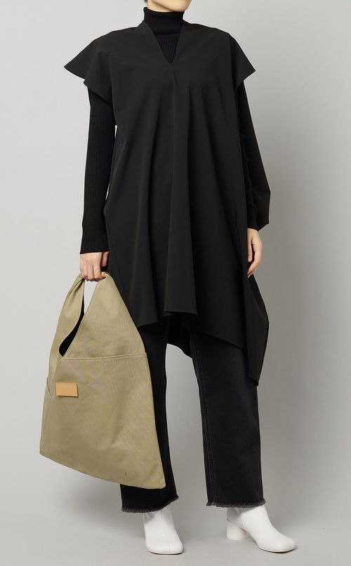 アシンメトリーVネックプルオーバー