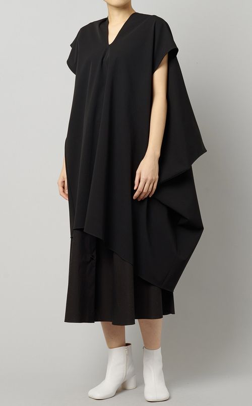 アシンメトリーVネックプルオーバー