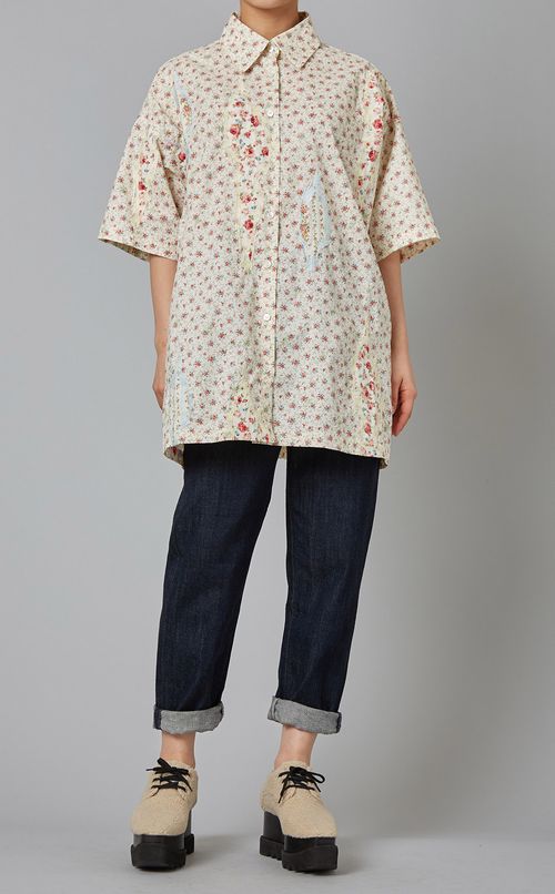 フラワーエンブロイダリーブラウス