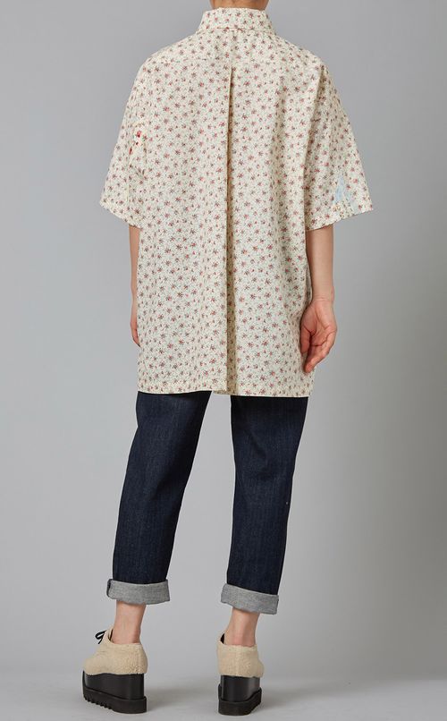 フラワーエンブロイダリーブラウス