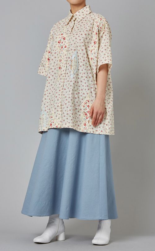 フラワーエンブロイダリーブラウス