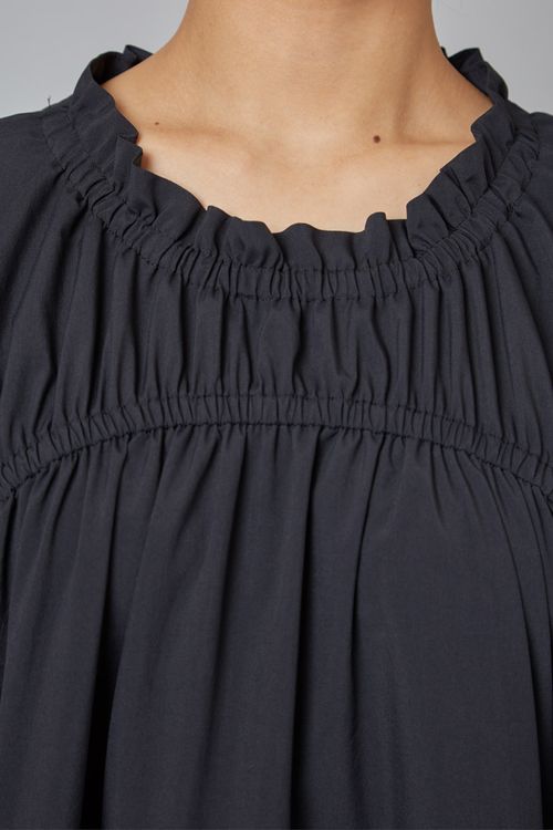 ギャザーワンピース