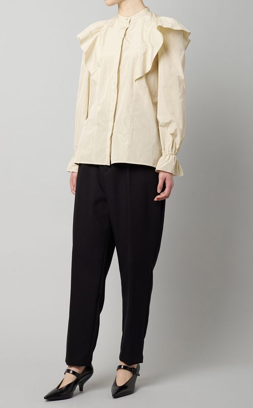 タフタラッフルブラウス