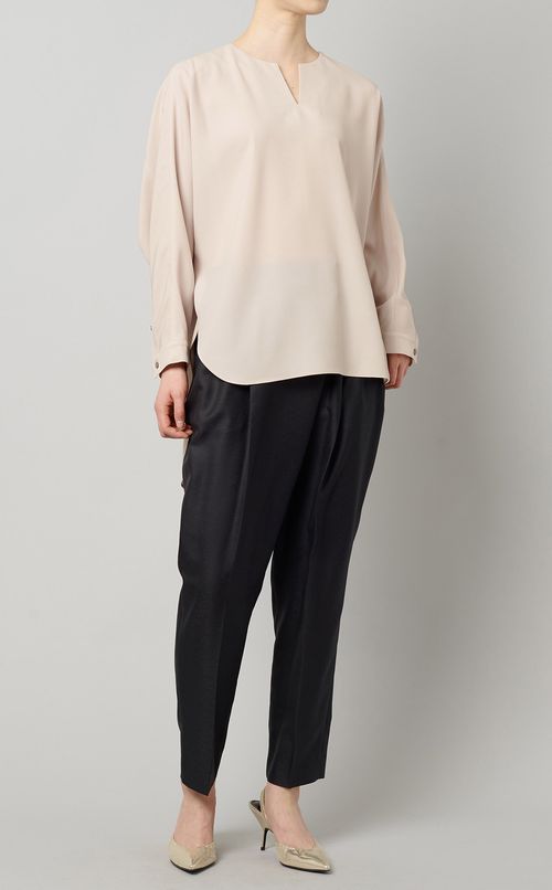 アシンメトリータックテーパードパンツ