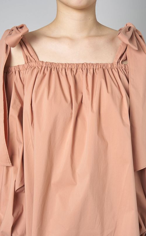 オフショルダーギャザーブラウス