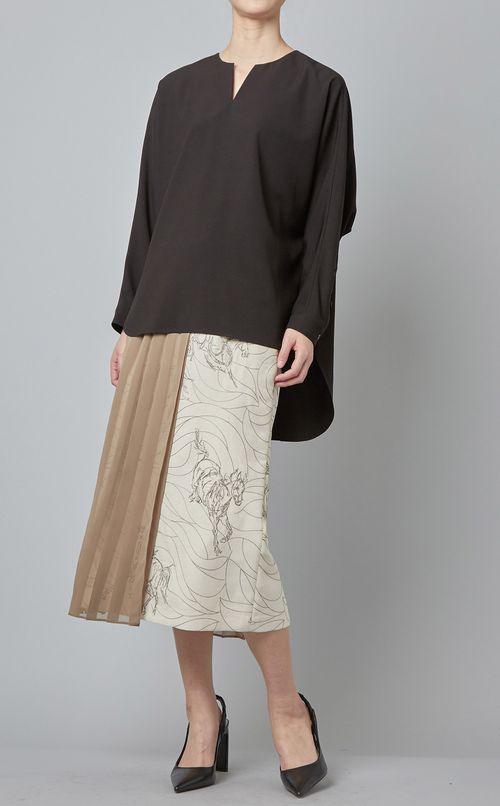 バックデザインブラウス