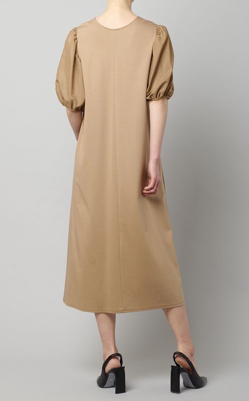 パフスリーブフレアワンピース