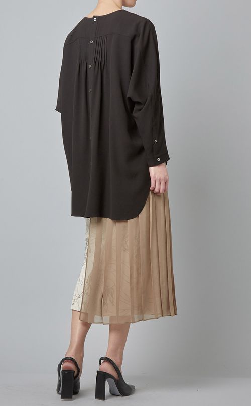 バックデザインブラウス