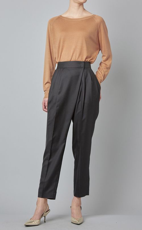 アシンメトリータックテーパードパンツ