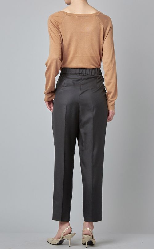 アシンメトリータックテーパードパンツ