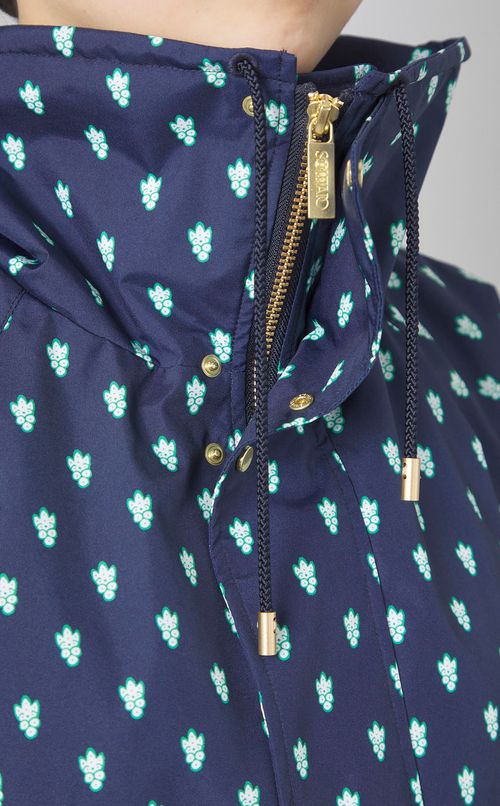 スタンドネックプリントコート