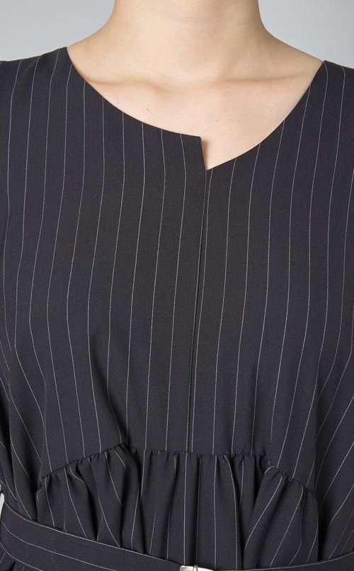 ピンストライプベルテッドワンピース