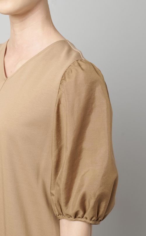 パフスリーブフレアワンピース