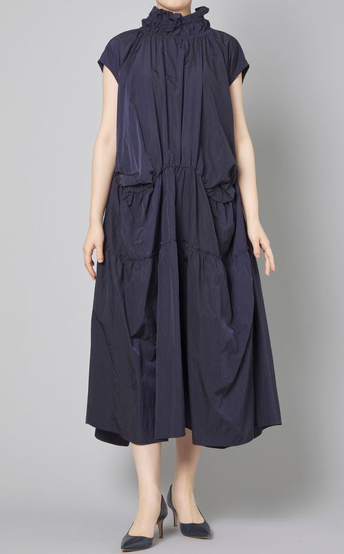 ナイロンタフタノースリーブワンピース