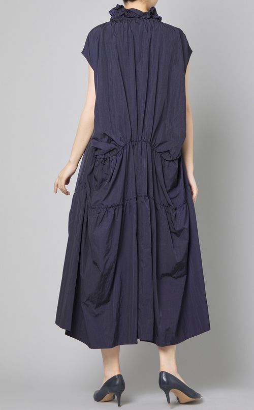 ナイロンタフタノースリーブワンピース