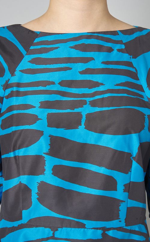 アニマル柄ラウンドスリーブブラウス