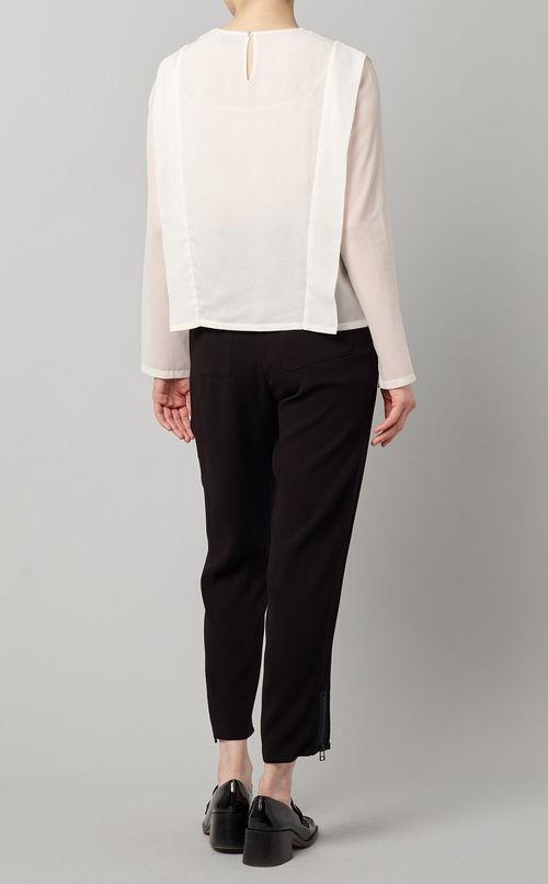 サイドタックデザインブラウス