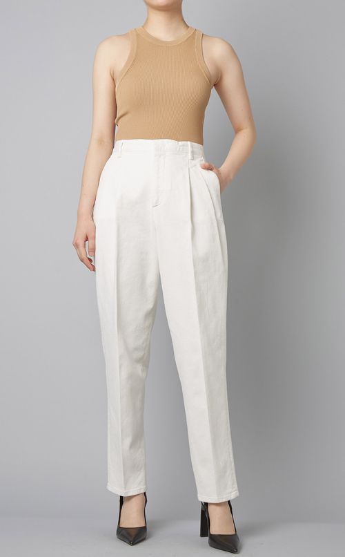 ストレッチテーパードデニムパンツ