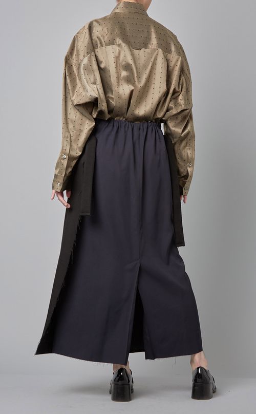 ボタンデザインスカート