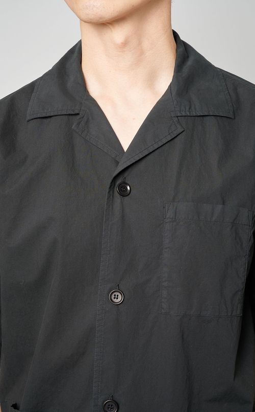 オープンカラーシャツ