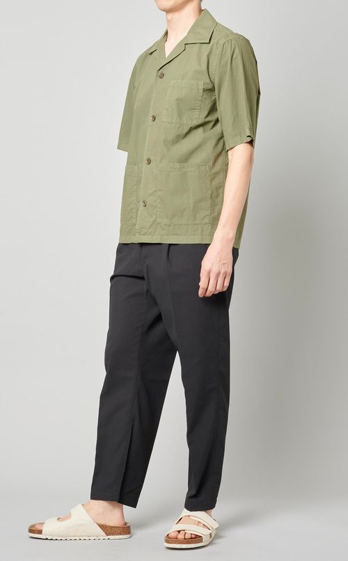 オープンカラーシャツ