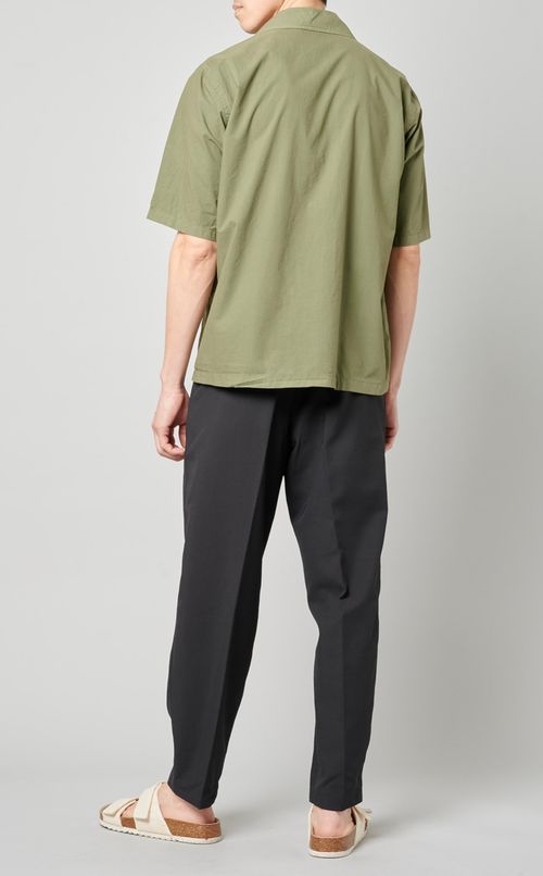 オープンカラーシャツ