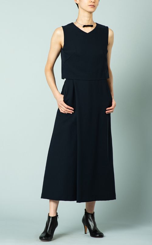 Vネックストレッチワンピース