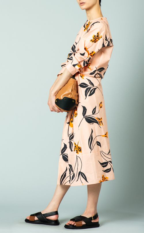 フラワープリントミディワンピース