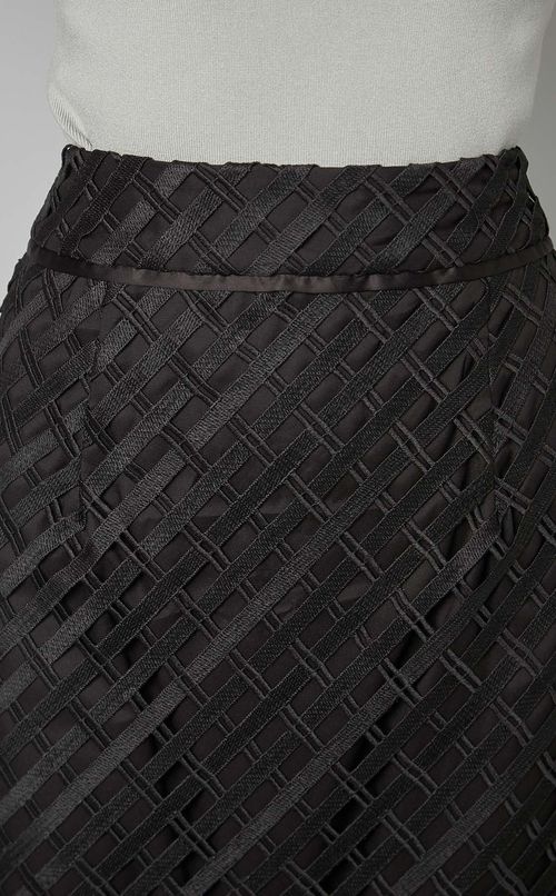 エンブロイダリーレーススカート