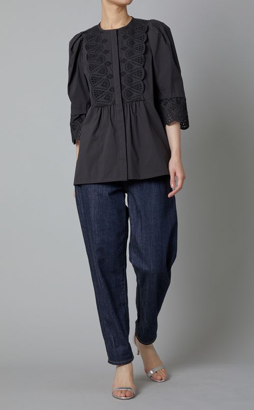 スカラップレースブラウス