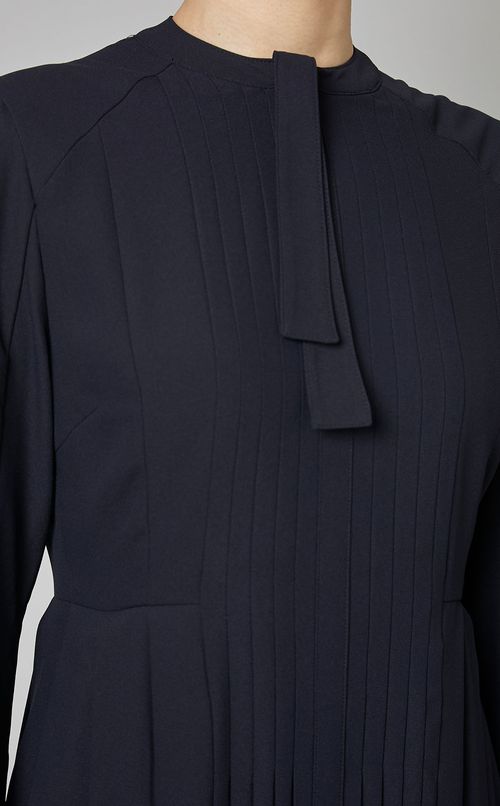 ボウタイプリーツワンピース