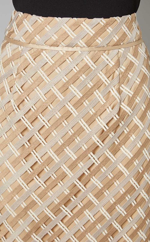 エンブロイダリーレーススカート